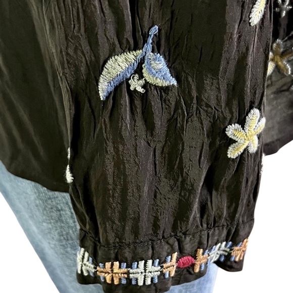Johnny Was heavily embroidered Garden Party blouse NWT - Picture 8 of 14